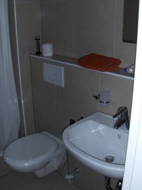 06-6WC-WaschbeckenHPIM1697